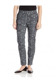 Dockers Women's Essential Slim Leg Classic Clean Fit Petite Pant - Myファッションスナップ - $39.99  ~ ¥4,501