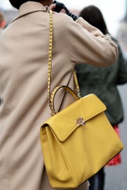 Yellow bag - Mis fotografías - 