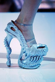 A.McQueen spring 2010 detail - Modna pista - 