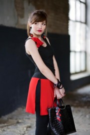 Tunic (Black and Red) - Meine Fotos - 