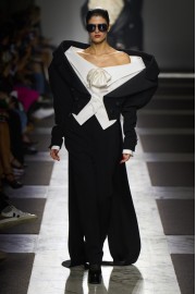 Viktor & Rolf FALL 2022 COUTURE - 时装秀 - 